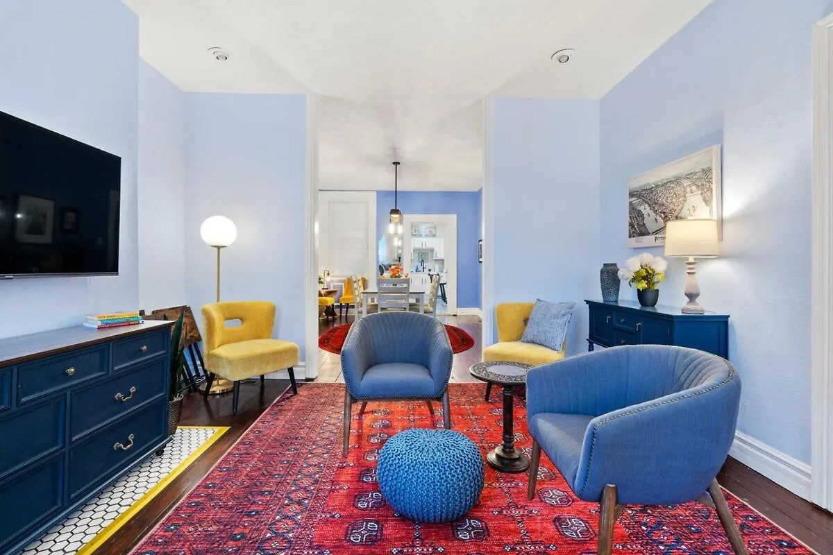 Casa vacanze Villa A Part Of History! Gated Yard, Hot Tub, 5 Br Pittsburgh Stati Uniti
